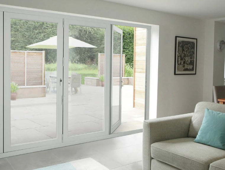 ประตูกระจกบานเฟี้ยม